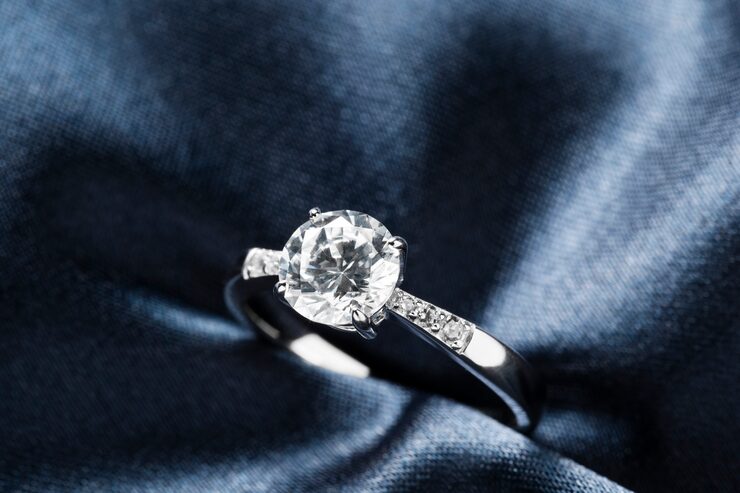 beautiful-engagement-ring-with-diamonds_23-2149509244
